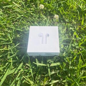 Wireless White Earbud Headphones